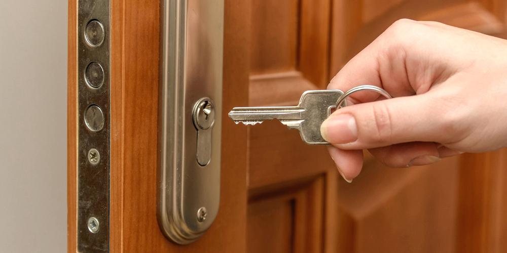 Door Lock Types to Secure Your Home from Burglars